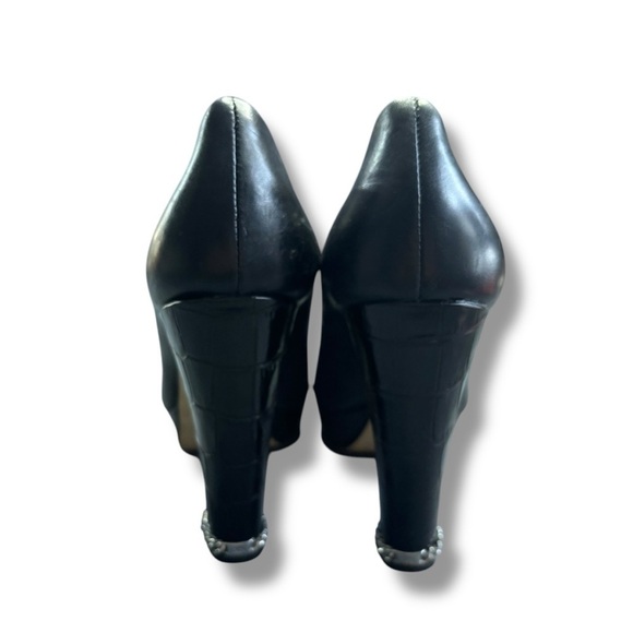 Michael Kors Women’s Black Leather Alligator Heel Platform Heels Size 8M | 3262 - Picture 4 of 9